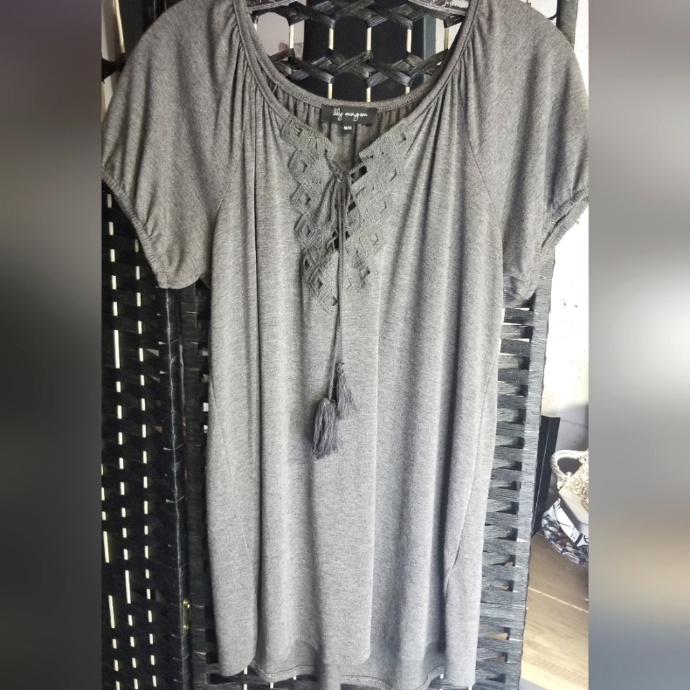 Lilly Morgan gray top